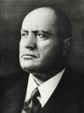 Déclaration officielle du Roi Mussolini_biografia